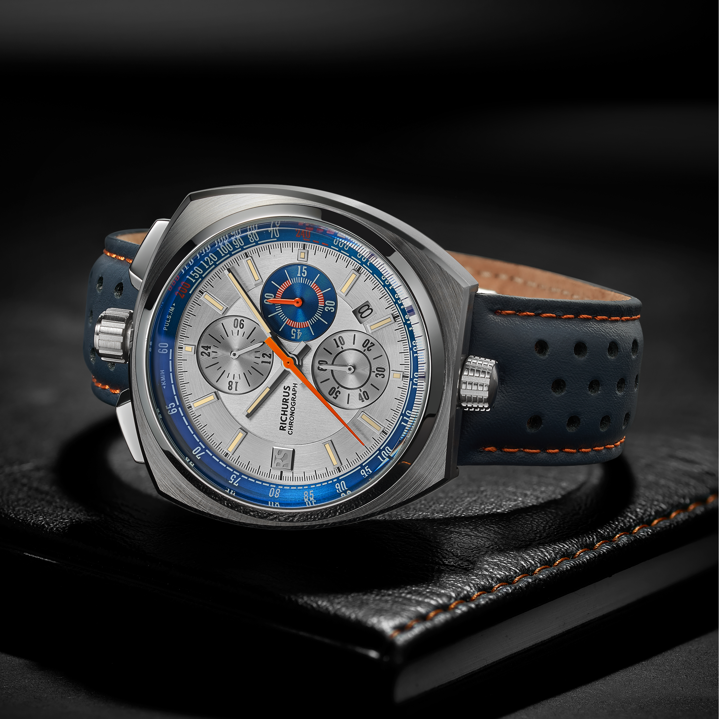 The Bullhead Chrono - Racing-Inspired Classic - Leather - Azure