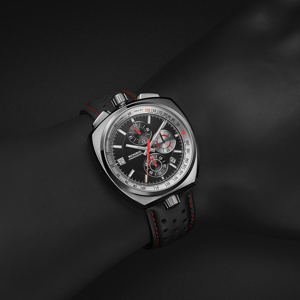 The Bullhead Chrono RS3 - Black - Racing-Inspired Classic