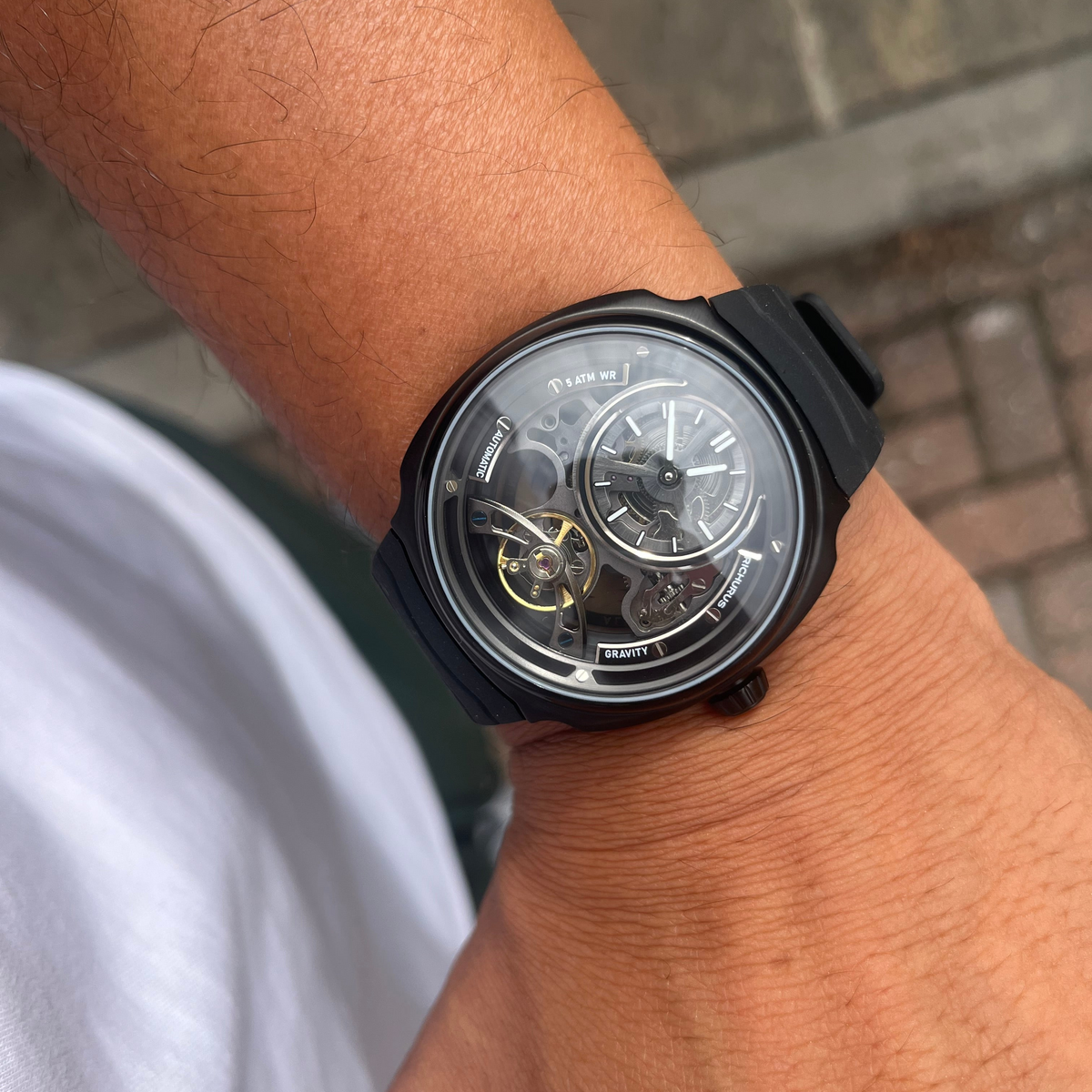The Gravity Automatic - Negro